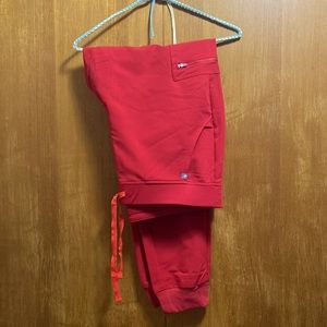 NEVER WORN WINNING RED FIGS JOGGER PANTS